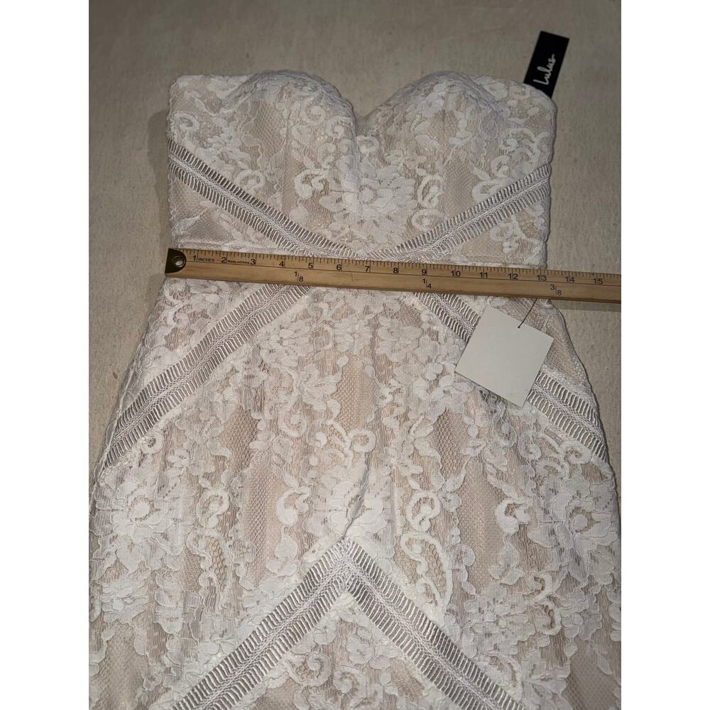 Lulus women’s NWOT white lace strapless mini dress - Picture 4 of 15